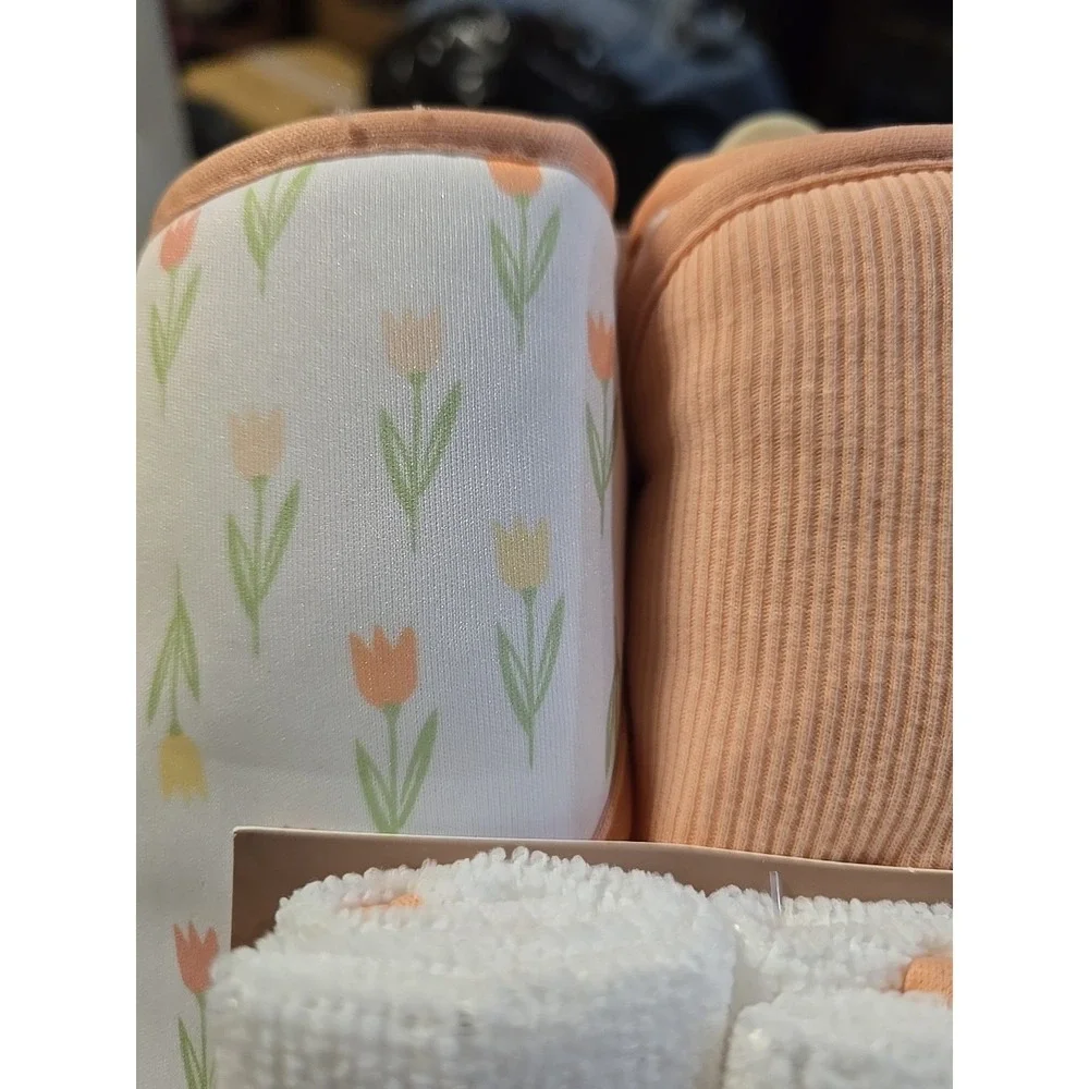Chick Pea 6 Piece Bath Set Three Hooded Towels Three Washcloths New Gift